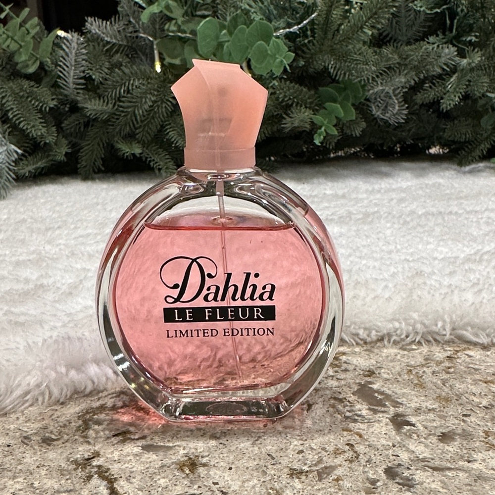 Limited edition Dahlia Le Fleur  100 ml